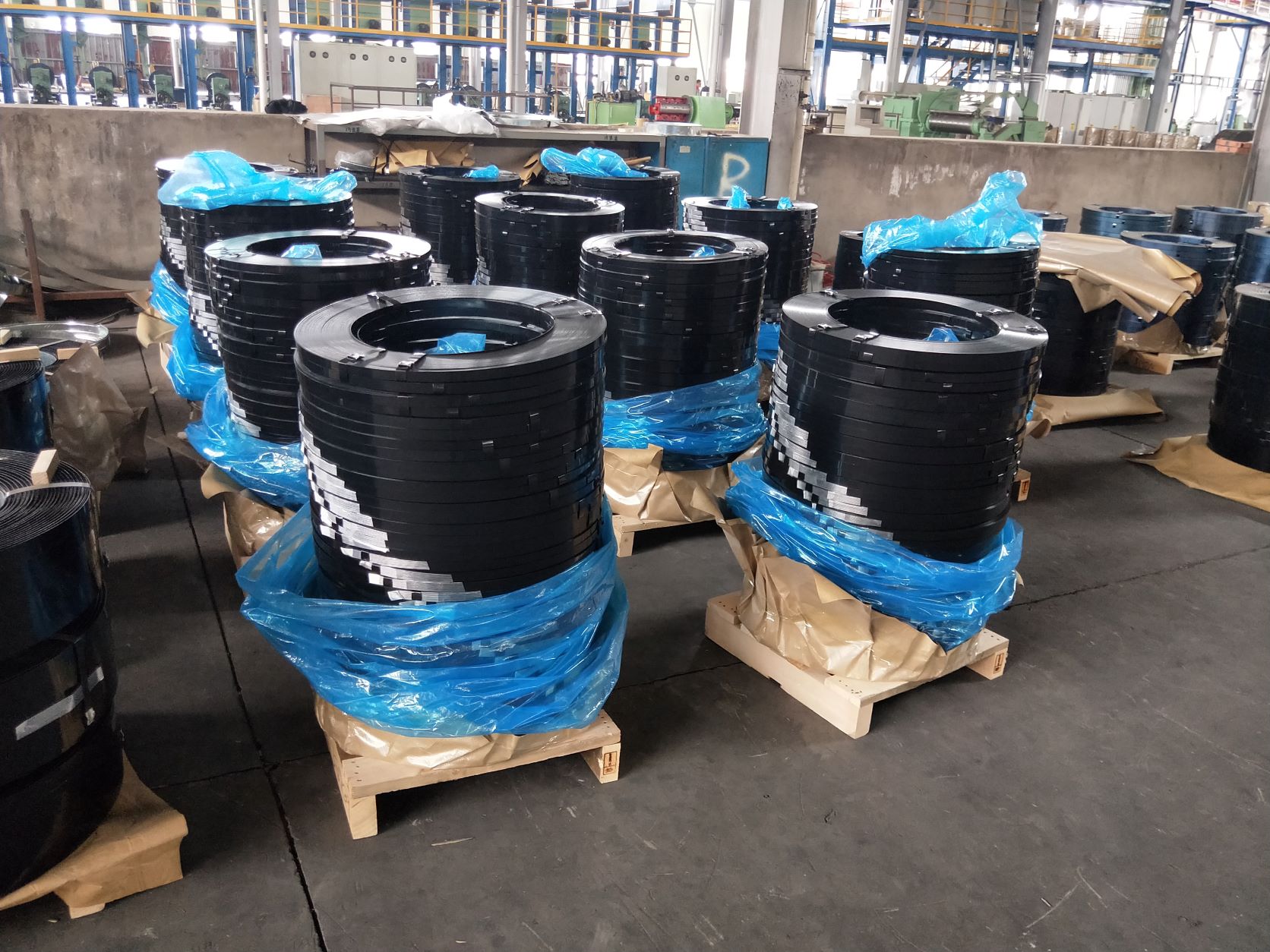 Color Painted and Waxed Steel Strapping (图1) Color Painted and Waxed Steel Strapping (图1)