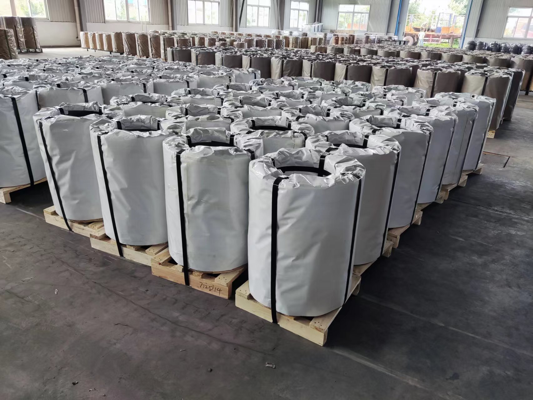 With a price difference of  per ton for steel strapping, how should a buyer choose?(图1) With a price difference of  per ton for steel strapping, how should a buyer choose?(图1)